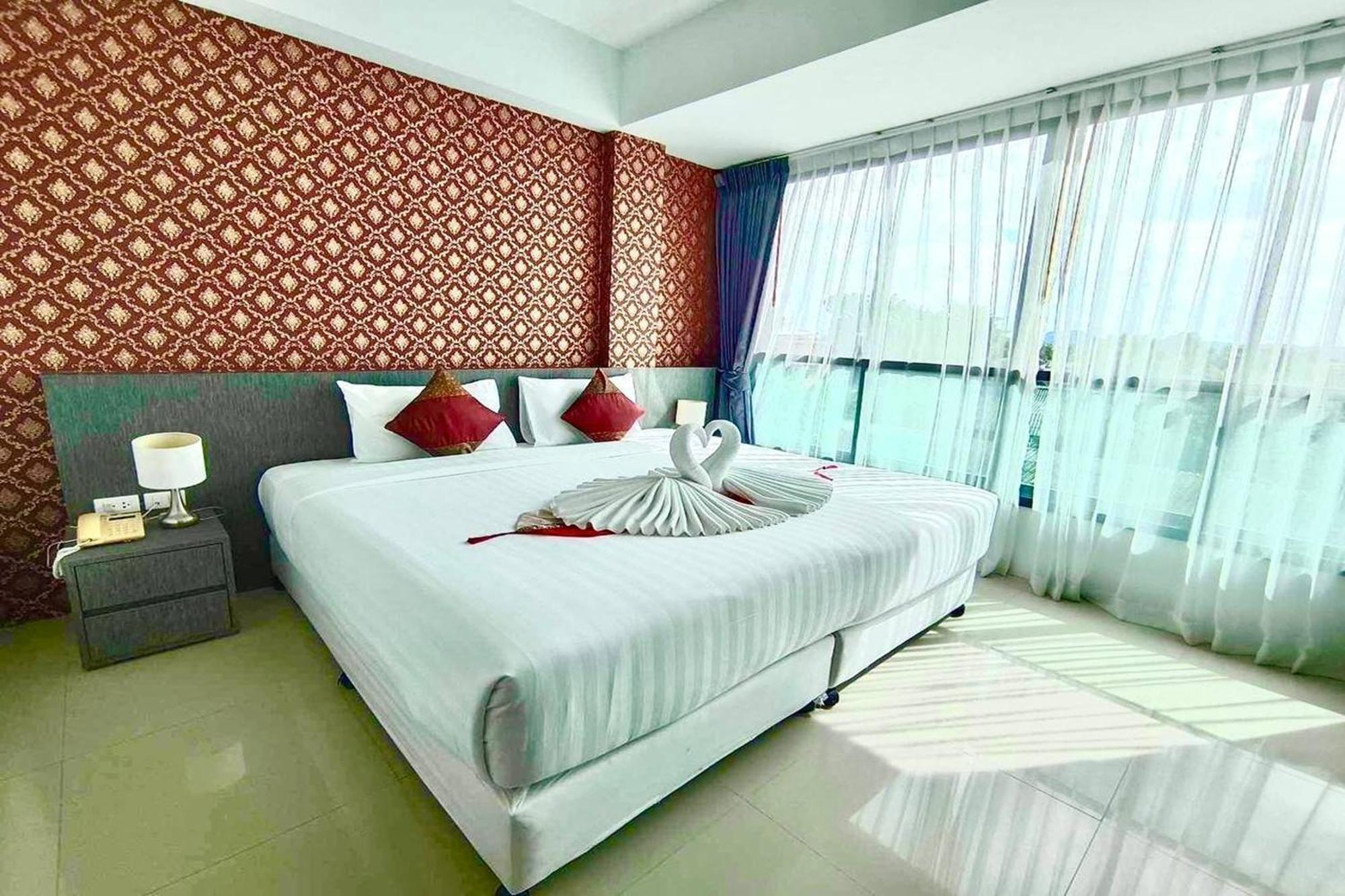 The Thames Pool Access Resort & Villa - Sha Extra Plus Chalong Exterior photo