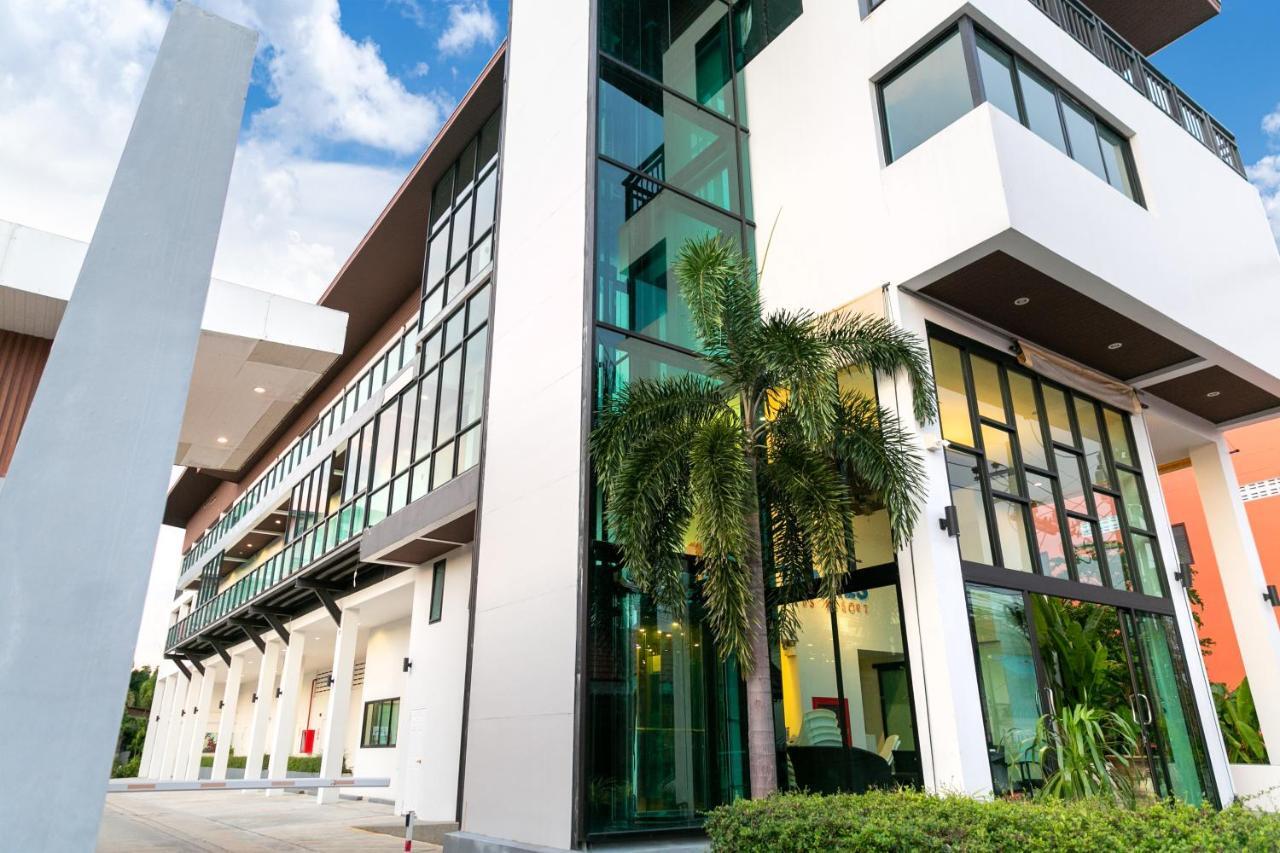 The Thames Pool Access Resort & Villa - Sha Extra Plus Chalong Exterior photo